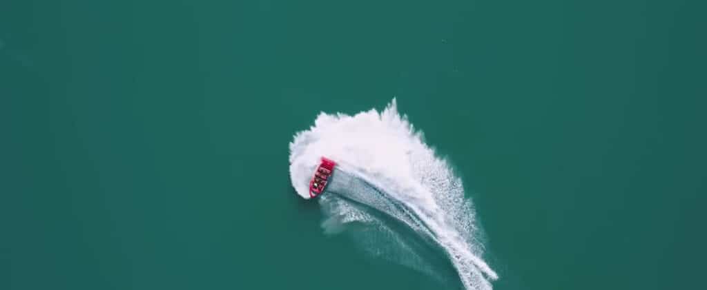 Jet Boat on Lake Brienz seen from above