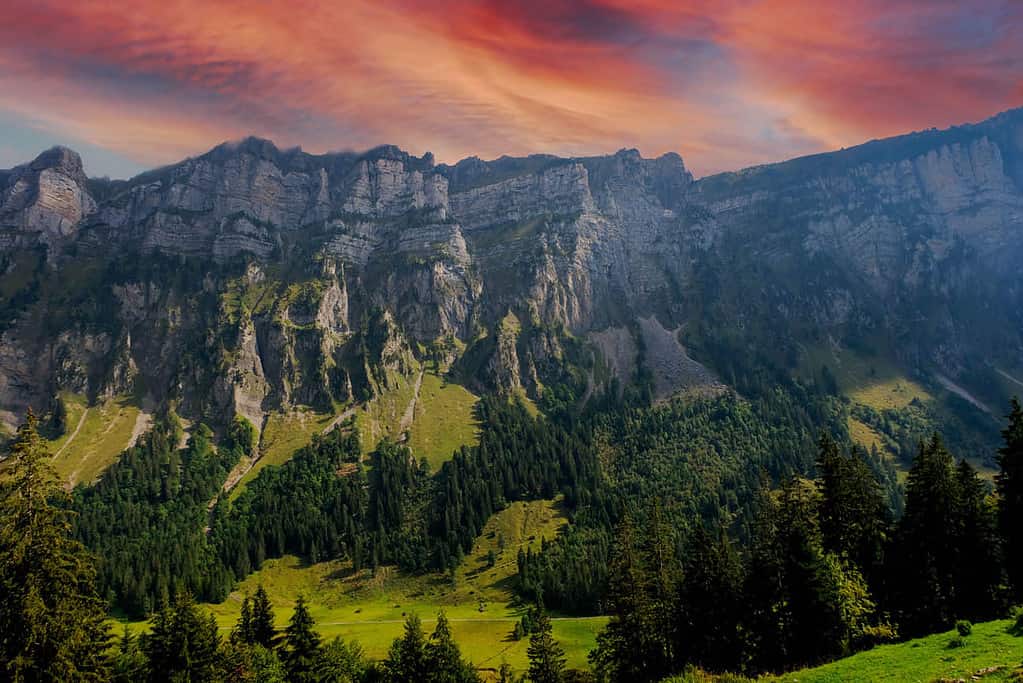 Cliffs of the niederhorn mountain range