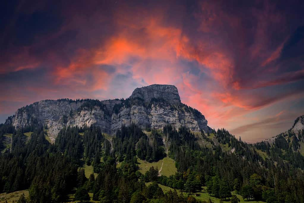 Sigriswiler rothorn peak at dawn